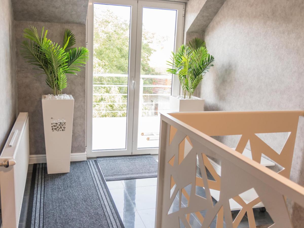 A Klub Apartmani Mrcajevci Extérieur photo