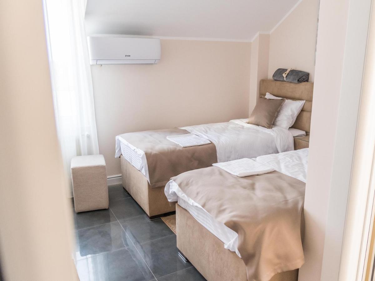 A Klub Apartmani Mrcajevci Extérieur photo