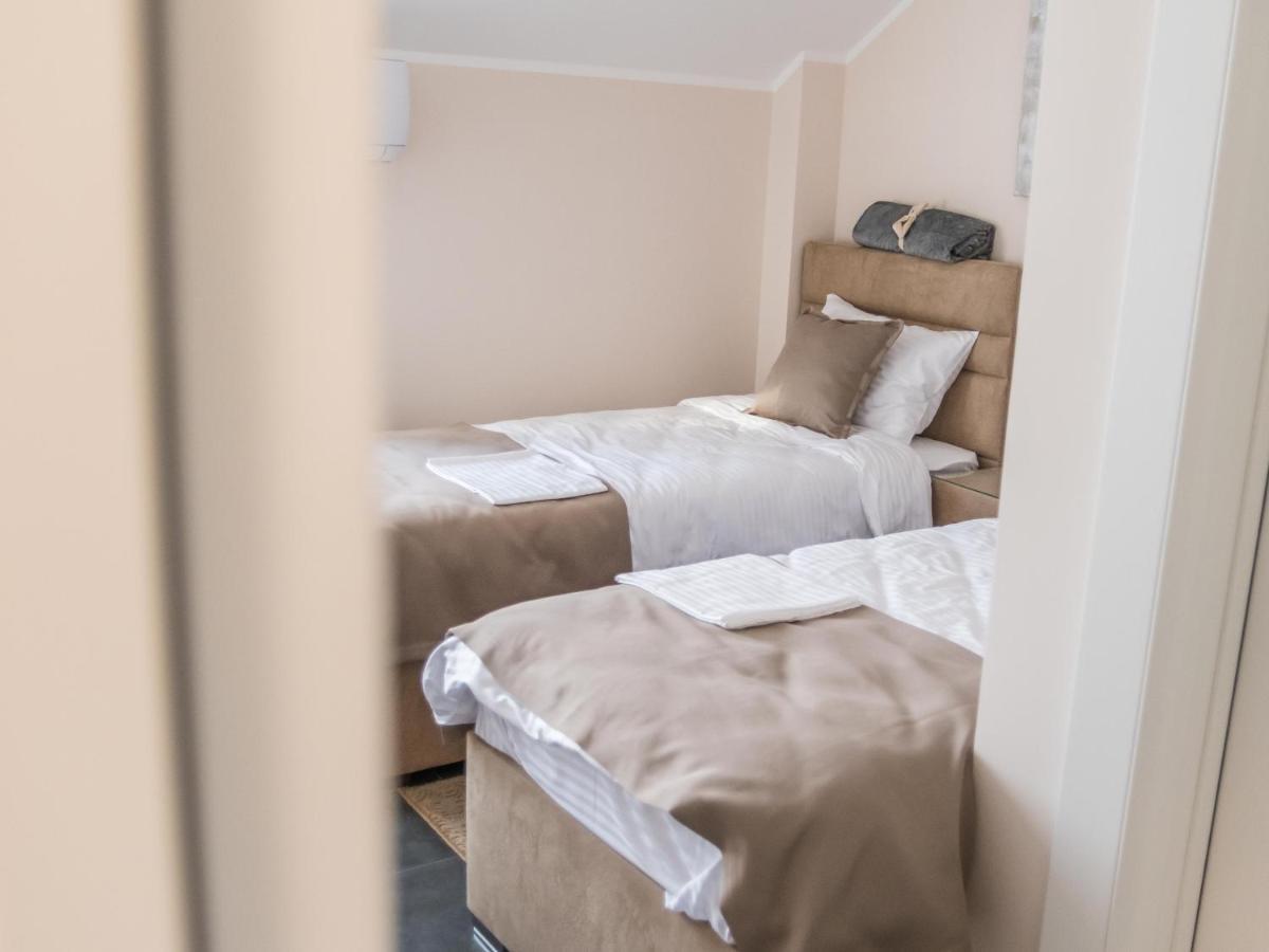 A Klub Apartmani Mrcajevci Extérieur photo